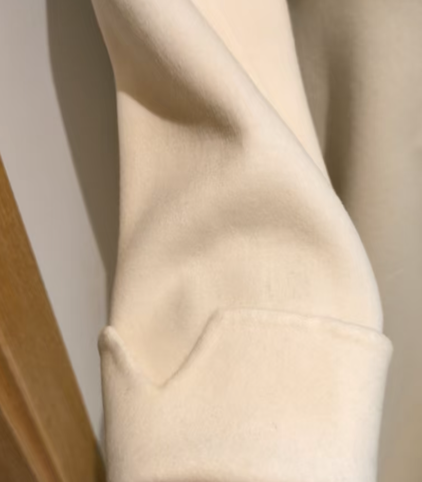 Custom White Cashmere Coat – Luxuriously Tailored Overcoat for Elegant Style