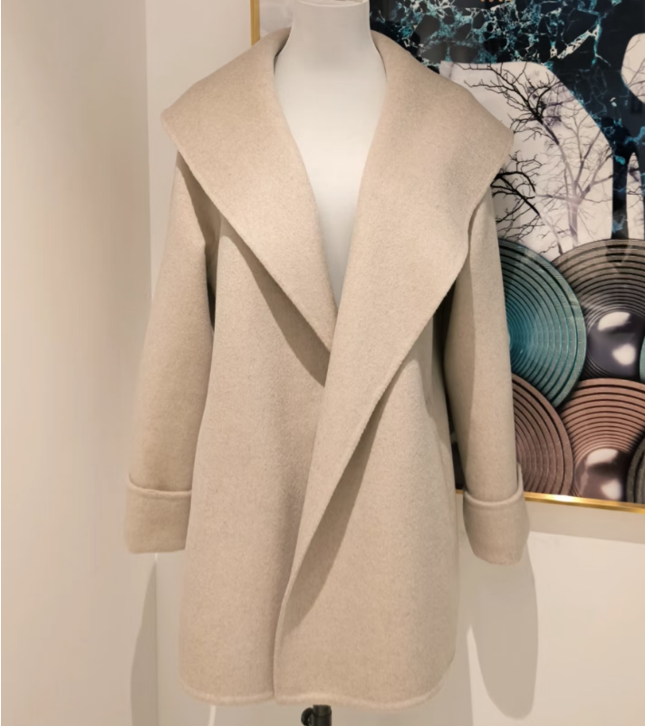 Custom Short Beige Cashmere Coat – Luxurious Tailored Overcoat for Elegant Style